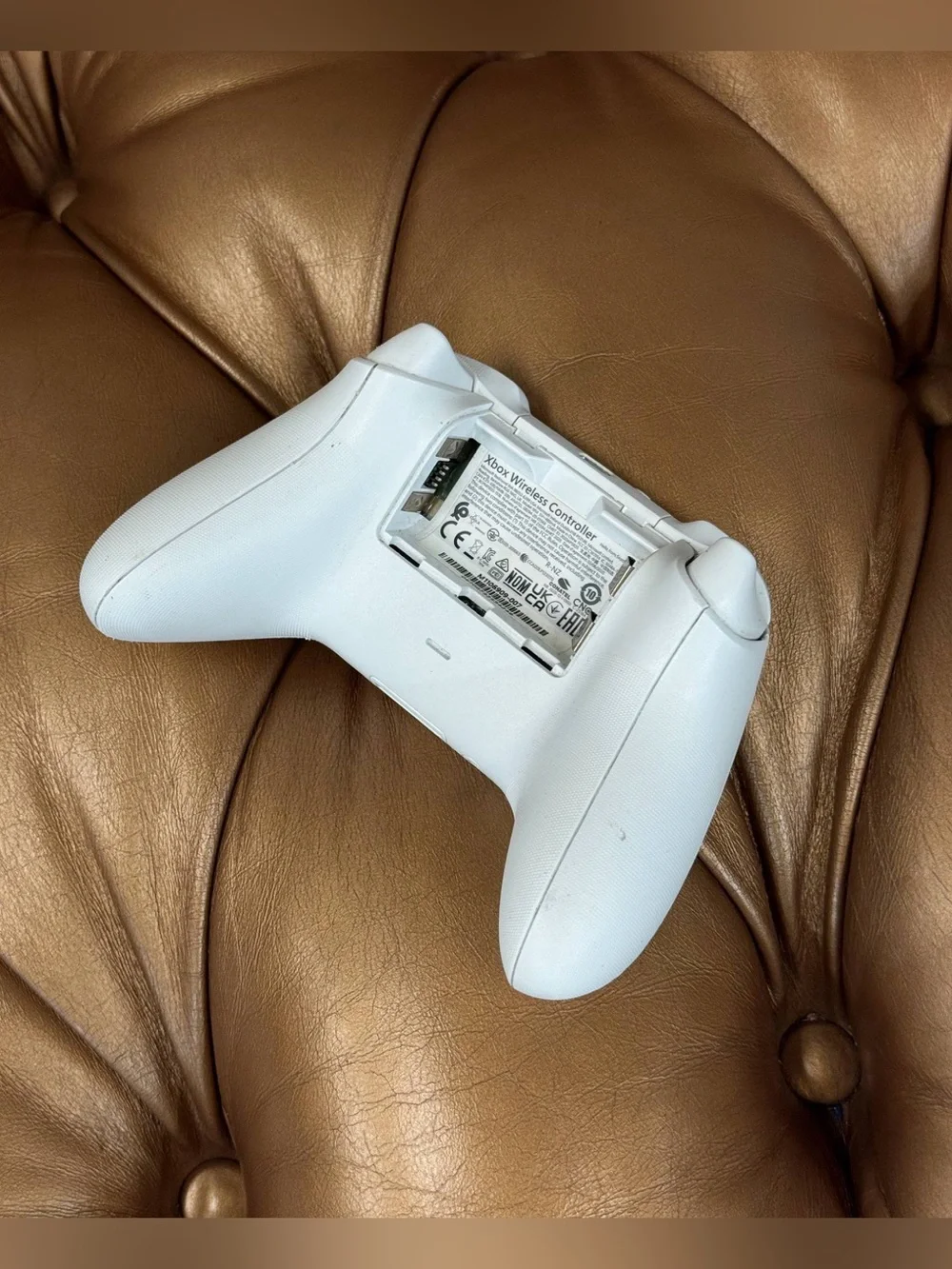 Microsoft Xbox Series S 512GB Console Gaming System White 1883 Cords Controller